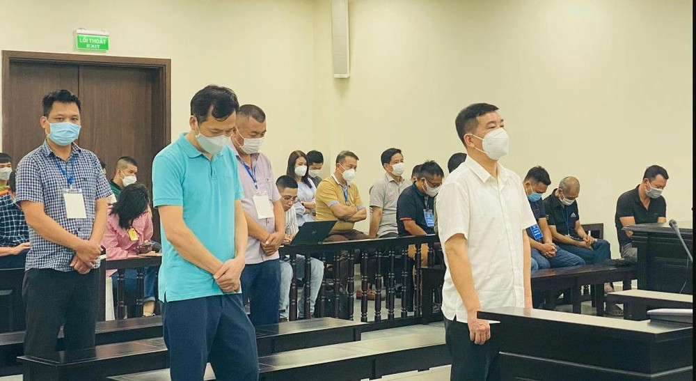 Các bị cáo tại buổi tuyên án.