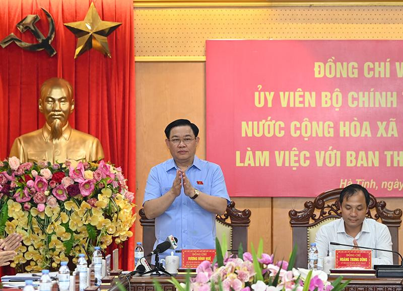 Chủ tịch Quốc hội Vương Đình Huệ chủ trì buổi làm việc với Ban Thường vụ Tỉnh ủy Hà Tĩnh.