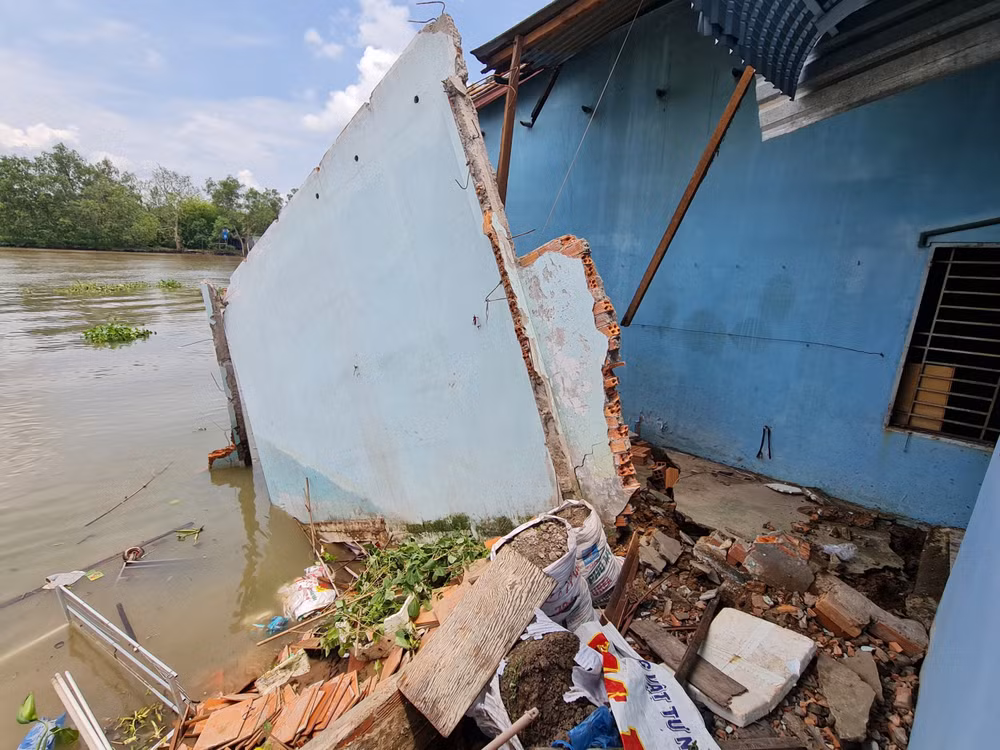 Hiện trường vụ sạt lở Bờ sông Cần Thơ. Ảnh Thanh Tâm