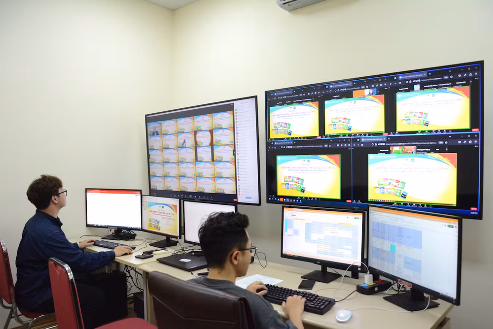 Phòng điều hành các buổi giới thiệu sách trực tuyến