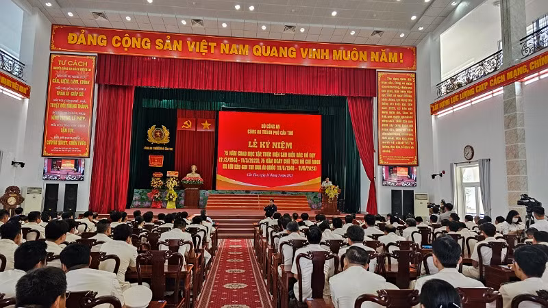 Quang cảnh buổi lễ.