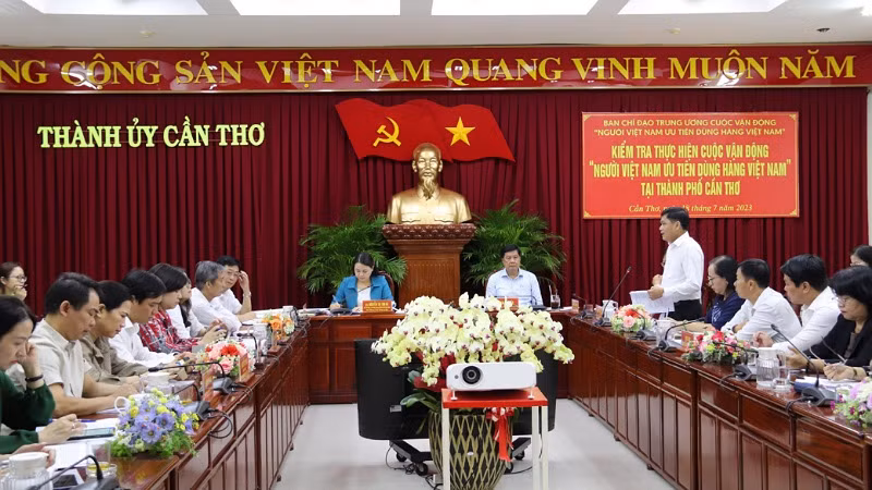 Quang cảnh buổi làm việc.