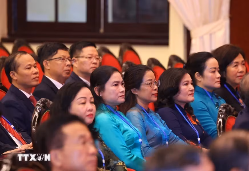 Các cán bộ tham gia Lớp Bồi dưỡng, cập nhật kiến thức, kỹ năng đối với cán bộ quy hoạch Ủy viên Trung ương Đảng khóa XIV (Lớp thứ hai). (Ảnh: Văn Điệp/TTXVN)