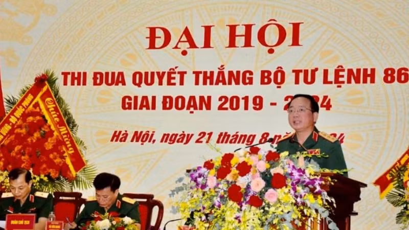 Thượng tướng Trịnh Văn Quyết, Bí thư Trung ương Đảng, Ủy viên Thường vụ Quân ủy Trung ương, Chủ nhiệm Tổng cục Chính trị Quân đội nhân dân Việt Nam phát biểu ý kiến tại Đại hội. 