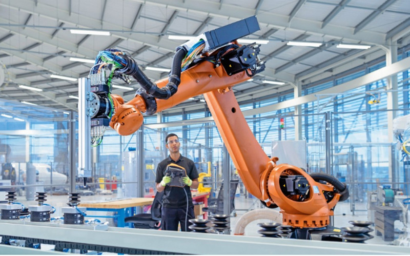 Tự động hóa giúp doanh nghiệp nâng cao năng lực cạnh tranh. Ảnh: HẢI ANH