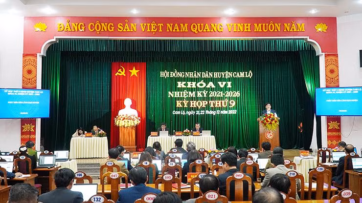 Mô hình phòng họp không giấy tờ đã tiết kiệm thời gian, chi phí hành chính tại các cơ quan nhà nước ở huyện Cam Lộ. 