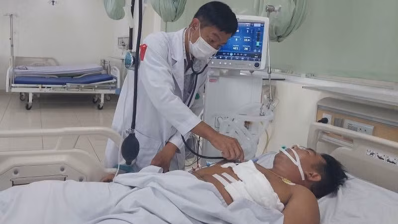 Bệnh nhân D. đã qua cơn nguy kịch và đang được chăm sóc, điều trị tại bệnh viện.