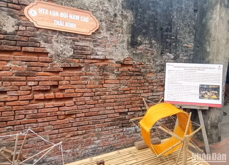 Làng dệt đũi Nam Cao đến nay đã có tuổi đời hơn 400 năm.