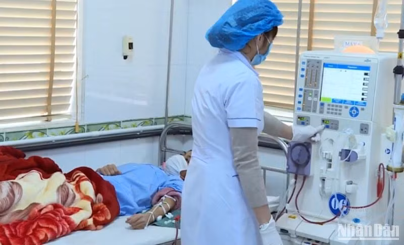 Các cán bộ y tế tại Bệnh viện đã làm chủ được quy trình chạy thận nhân tạo phục vụ nhân dân trên địa bàn.