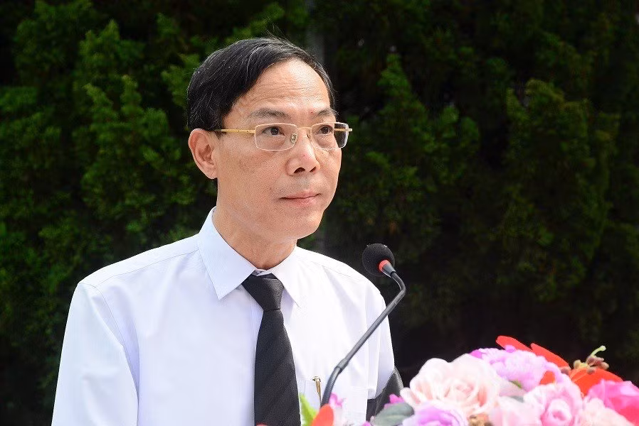 Đại diện tỉnh Thanh Hóa bày tỏ lòng tri ân, khắc ghi công lao của các liệt sĩ.