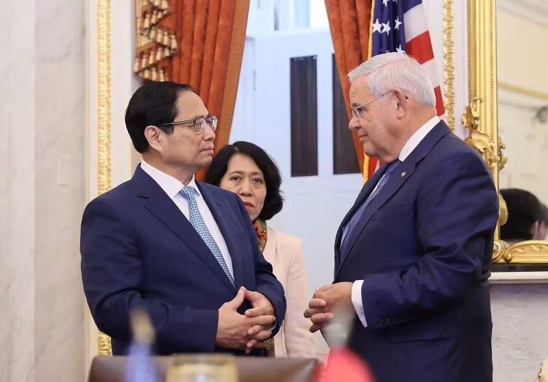 Thủ tướng Phạm Minh Chính gặp Chủ tịch Ủy ban Đối ngoại Thượng viện Hoa Kỳ. (Ảnh: Dương Giang)