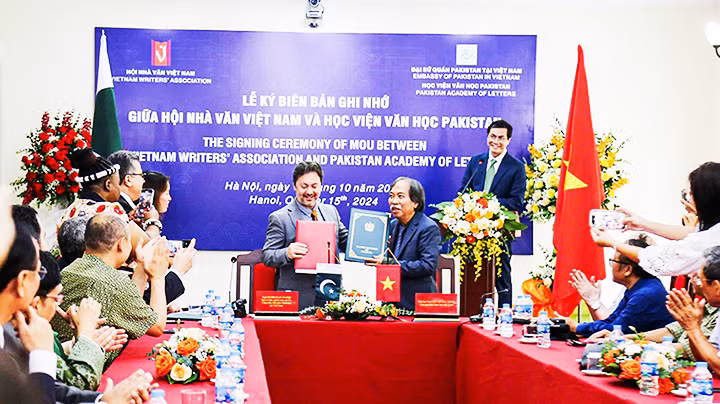 Việt Nam và Pakistan ký kết hợp tác về văn học