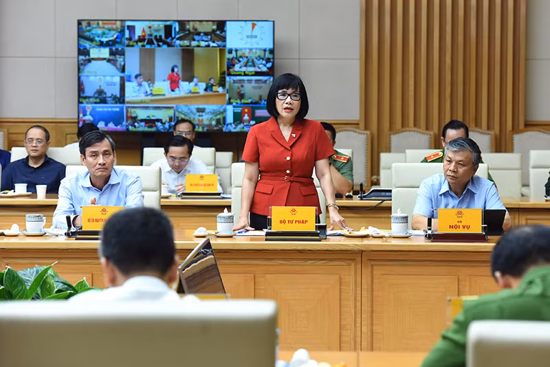 Đại diện lãnh đạo Bộ Tư pháp phát biểu.