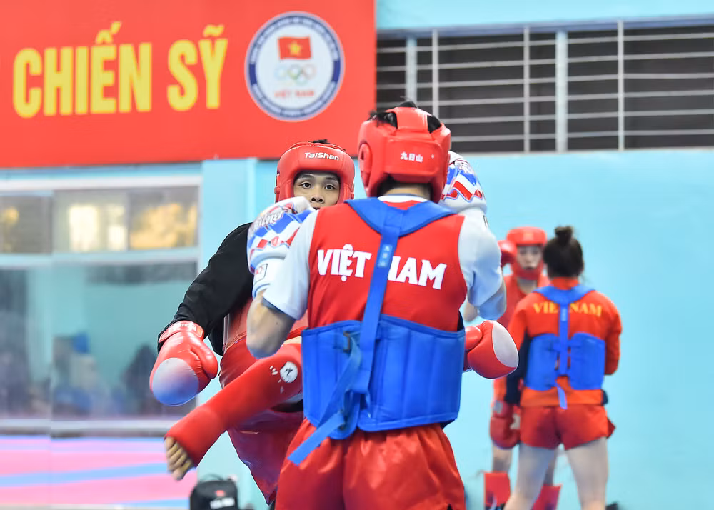Với nền tảng sẵn có từ võ thuật cổ truyền, cùng với sự hướng dẫn từ chuyên gia của Campuchia, các vận động viên của Việt Nam không gặp quá nhiều khó khăn trong việc tập luyện, làm quen với môn võ mới.
