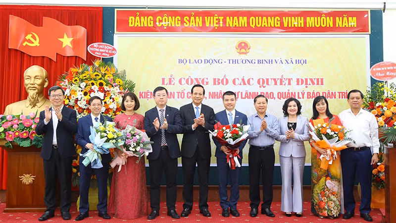 Lễ công bố các quyết định kiện toàn, tổ chức nhân sự lãnh đạo, quản lý Báo Dân trí.