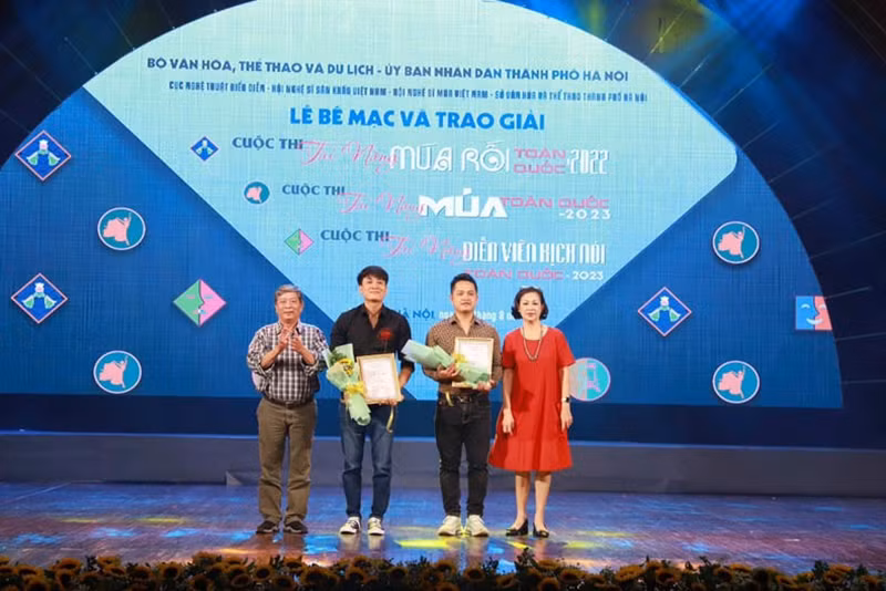 Trao Giải Nhất Cuộc thi tài năng múa rối toàn quốc năm 2022.