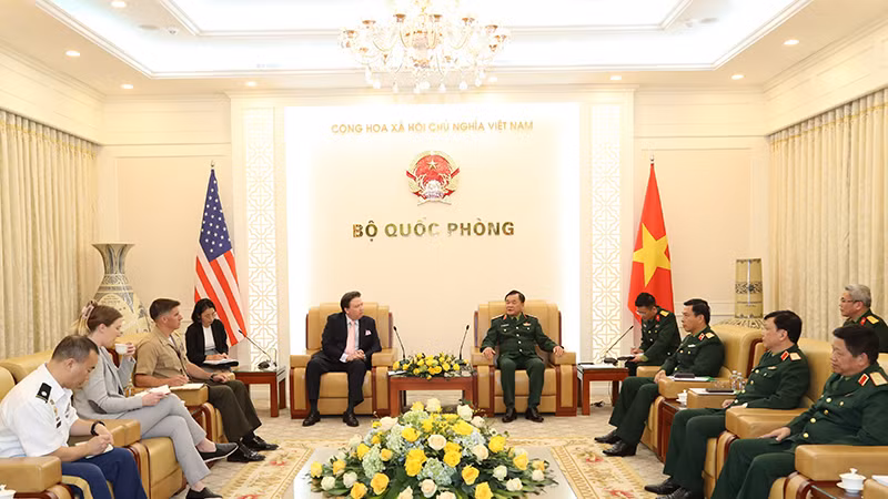 Quang cảnh buổi làm việc.