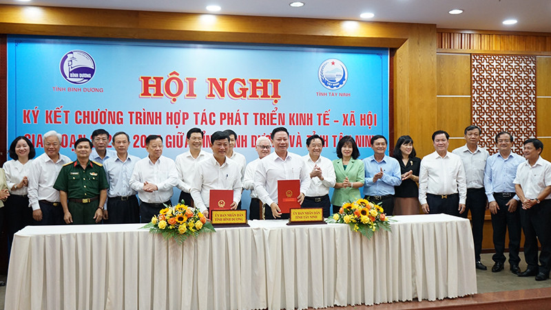 Tây Ninh và Bình Dương ký kết chương trình hợp tác toàn diện