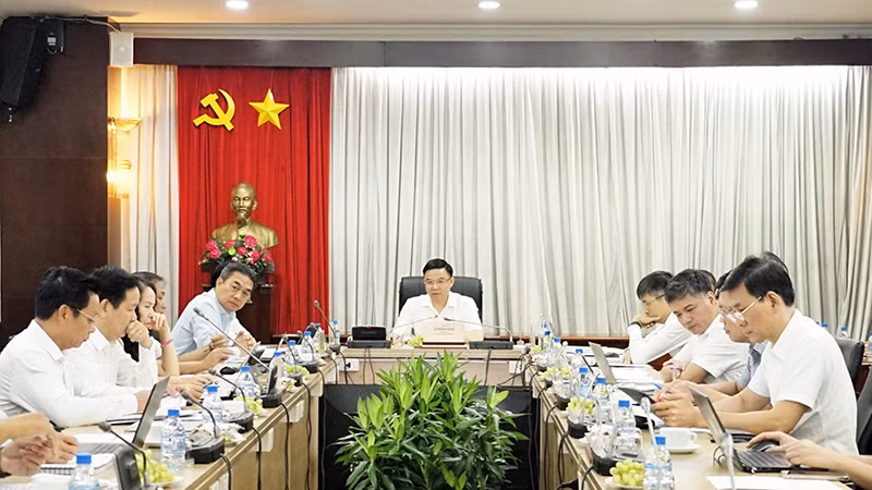 Toàn cảnh buổi làm việc.