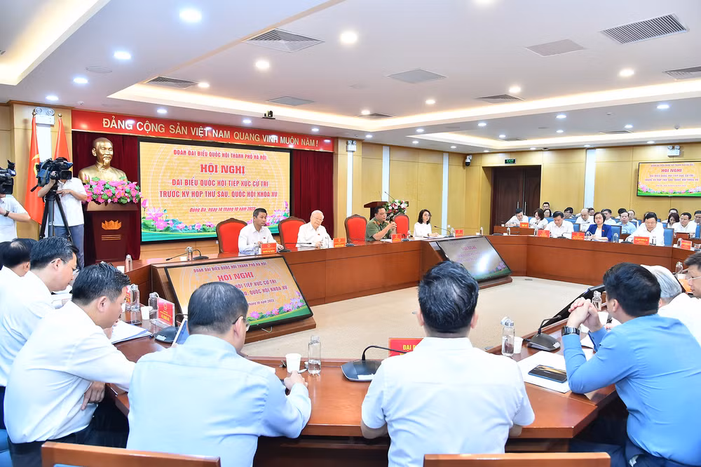 Quang cảnh buổi tiếp xúc cử tri của đoàn đại biểu Quốc hội Đơn vị bầu cử số 1, thành phố Hà Nội sáng 14/10.