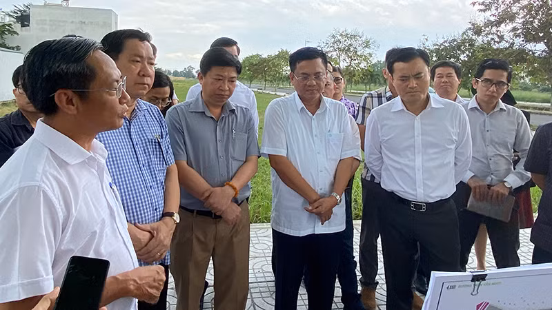 Các đơn vị báo cáo tiến độ thi công dự án Khu tái định cư An Hạ, huyện Bình Chánh.