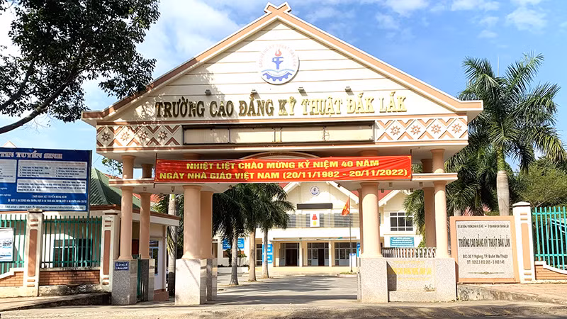 Trường cao đẳng Kỹ thuật Đắk Lắk, nơi xảy ra những sai phạm.