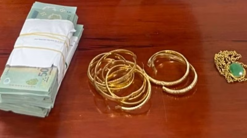 Tang vật mà đối tượng Trần Thị Ngọc Dung chiếm đoạt.