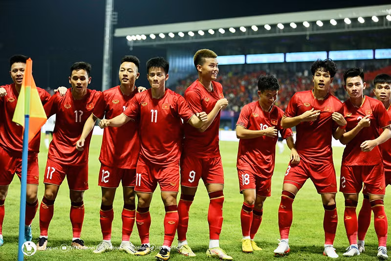 Các tuyển thủ U22 Việt Nam ăn mừng chiến thắng đầu tiên trước U22 Lào. (Ảnh: VFF)