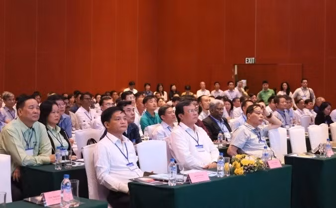 Các đại biểu dự Hội thảo nâng cao năng lực cạnh tranh mía đường Việt Nam.