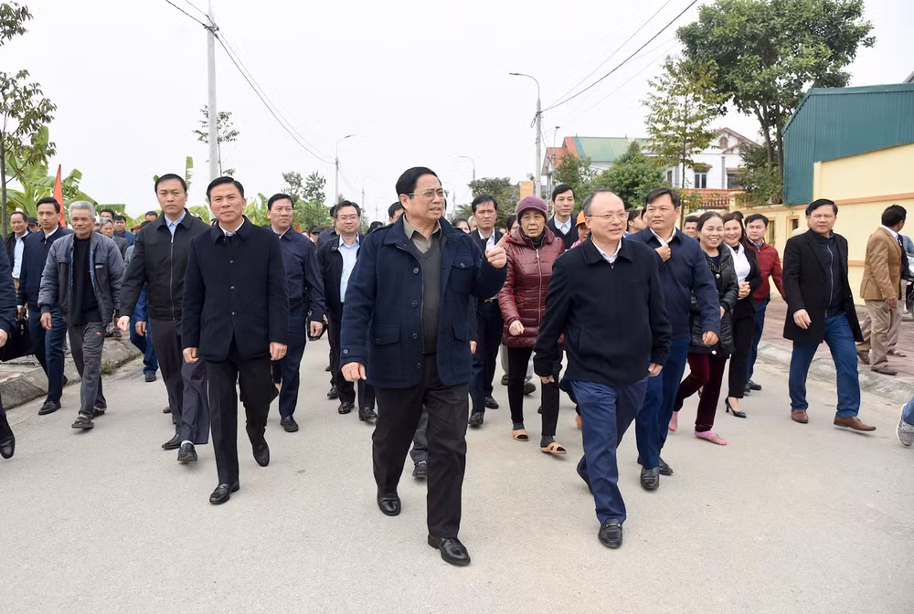 Thủ tướng thăm khu tái định cư xã Đông Minh, huyện Đông Sơn, tỉnh Thanh Hóa.