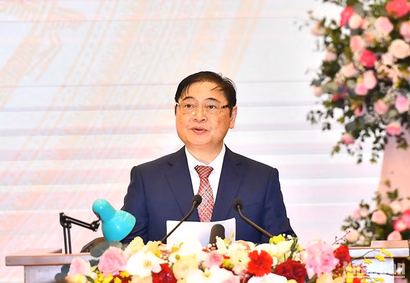 GS, TSKH Phan Xuân Dũng, Chủ tịch Liên hiệp các hội Khoa học và Kỹ thuật Việt Nam phát biểu tại Lễ kỷ niệm. (Ảnh: ĐĂNG KHOA)