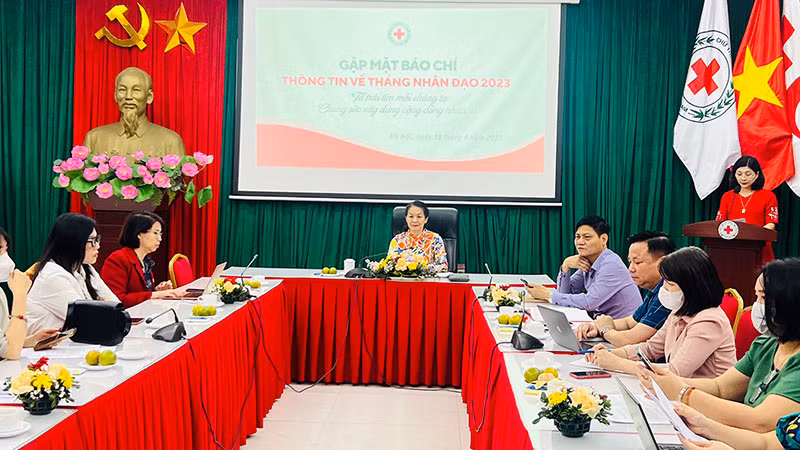 Quang cảnh buổi họp báo.