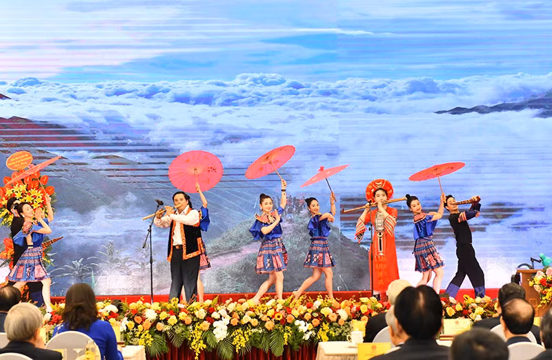 Chương trình nghệ thuật tại Lễ kỷ niệm. (Ảnh: ĐĂNG KHOA)