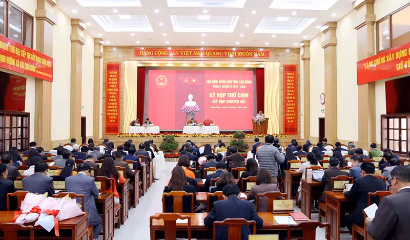 Quang cảnh kỳ họp.