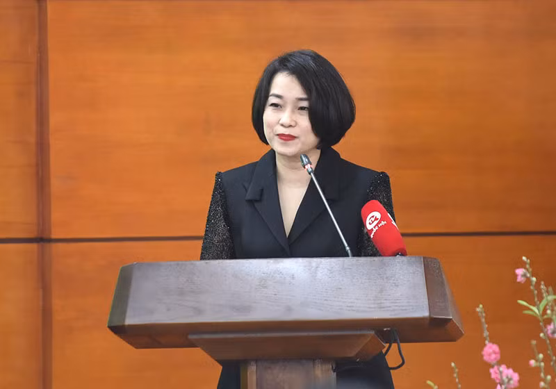 Chị Nguyễn Thị Phương Tổng giám đốc công ty WinCommerce - Tập đoàn Masan trình bày tham luận.