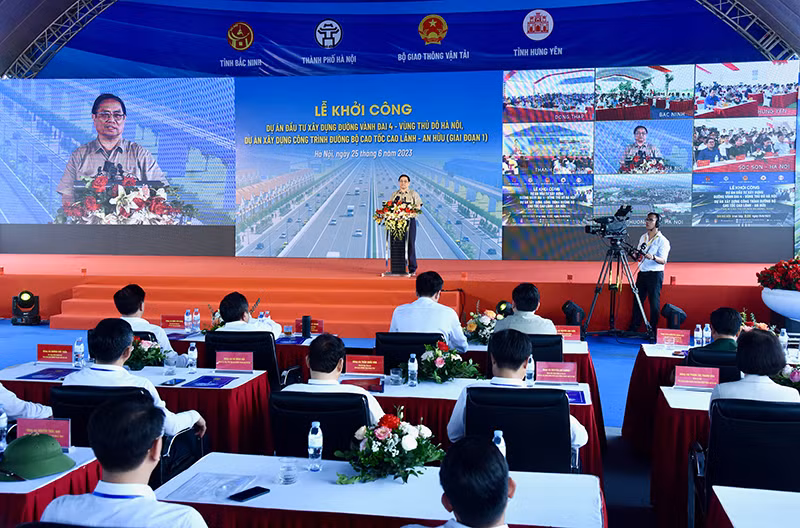 Quang cảnh lễ khởi công. (Ảnh: TRẦN HẢI)