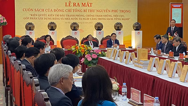 Đồng chí Võ Văn Thưởng, Ủy viên Bộ Chính trị, Thường trực Ban Bí thư, phát biểu tại lễ ra mắt sách.