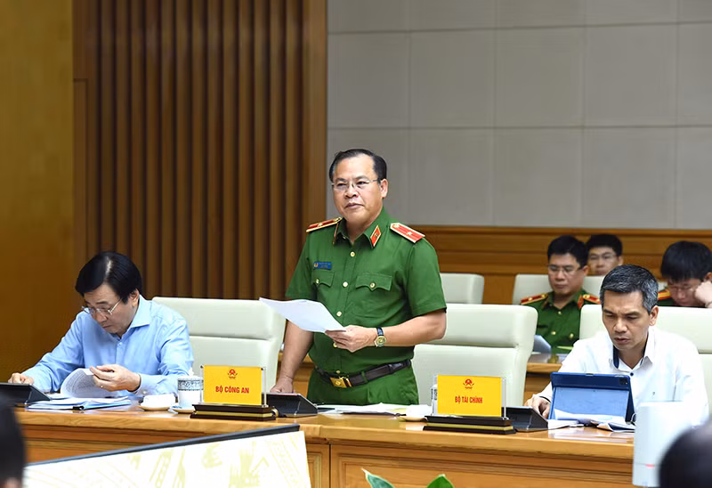 Đại diện lãnh đạo Bộ công an phát biểu.