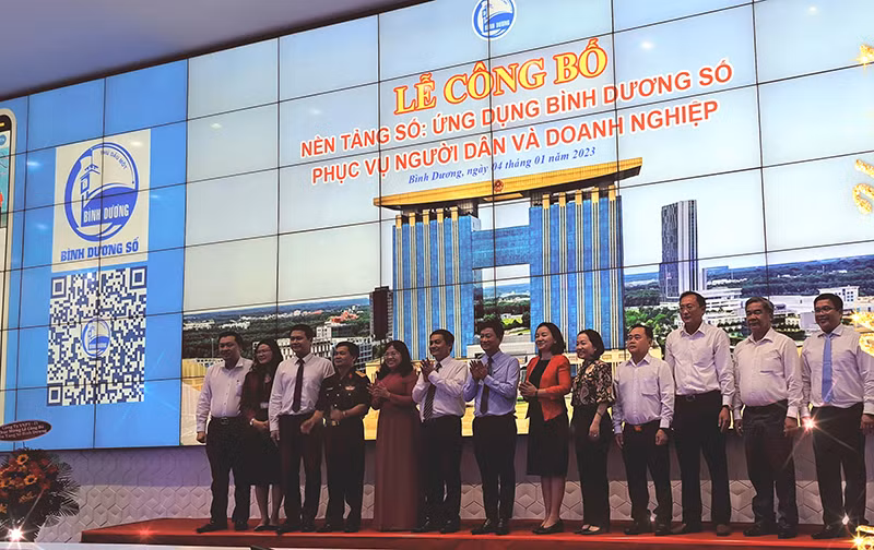 Các đại biểu dự lễ công bố.