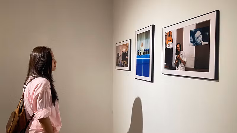 Tác phẩm “Khiêu vũ với thời gian” thu hút các khán giả trẻ. Tác phẩm “Khiêu vũ với thời gian” thu hút các khán giả trẻ.