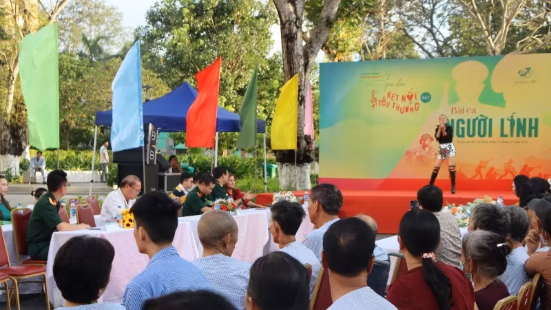 Chương trình đặc biệt với nhiều tiết mục âm nhạc đặc sắc, ý nghĩa.