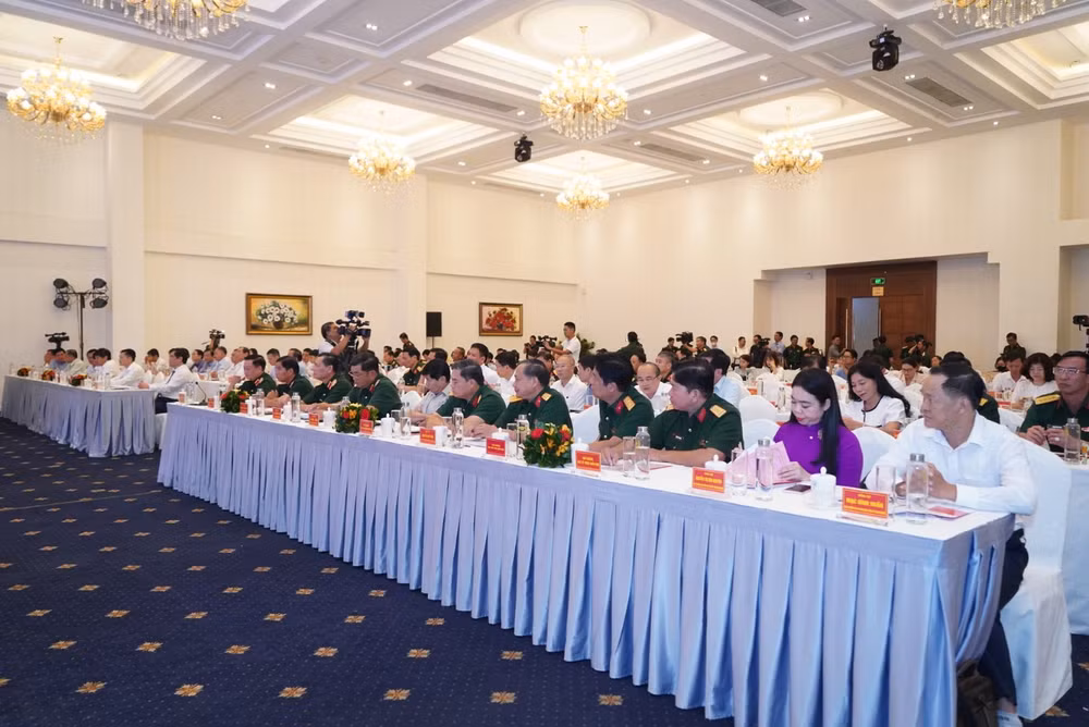 Quang cảnh buổi gặp mặt. (Ảnh: THẾ ANH)