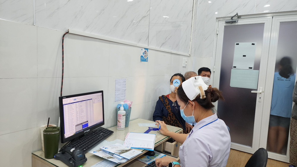 Bệnh nhân khám bệnh viêm kết mạc tại Bệnh viện Mắt Thành phố Hồ Chí Minh.