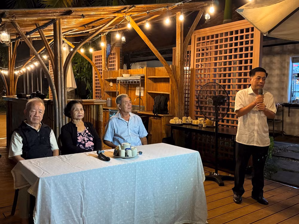 Ông Trần Vũ Bình, người sáng lập Bảo tàng Biệt động Sài Gòn-Gia Định chia sẻ tại buổi gặp mặt.