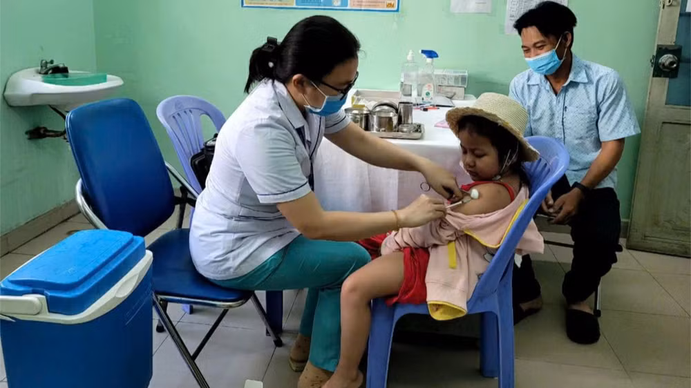 Chiến dịch tiêm vaccine phòng bệnh sởi cho trẻ từ 1-10 tuổi đã góp phần làm giảm số ca mắc bệnh trong độ tuổi này.