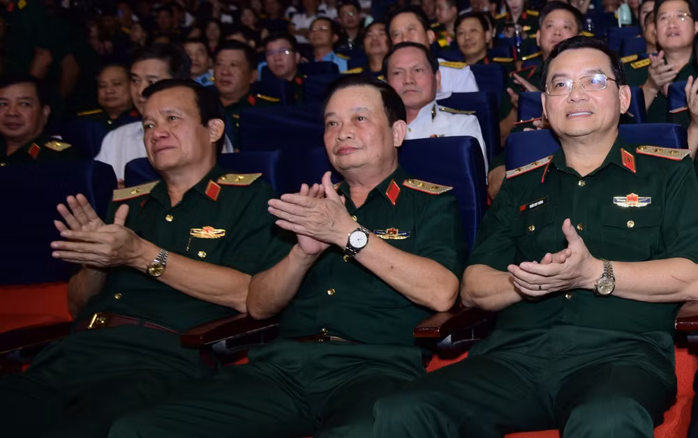 Các đại biểu tham dự liên hoan.