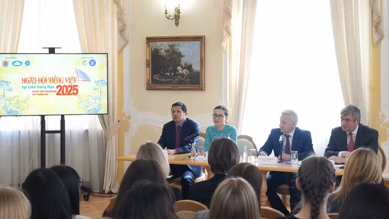 Bà Mai Nguyễn Tuyết Hoa khẳng định, Ngày hội tiếng Việt hôm nay là sự kiện đặc biệt quy tụ những người coi trọng sự phong phú của văn hóa và ngôn ngữ Việt Nam. (Ảnh: XUÂN HƯNG)