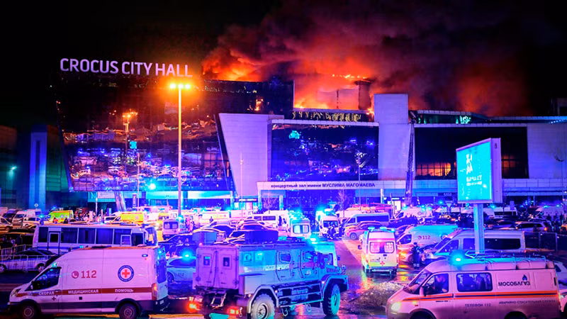 Hiện trường vụ nổ súng ở ngoại ô Moskva. (Ảnh: RIA Novosti)