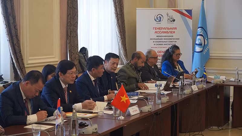 Đoàn đại biểu Ủy ban Trung ương Mặt trận Tổ quốc Việt Nam do Phó Chủ tịch Nguyễn Hữu Dũng dẫn đầu tham dự Hội nghị. (Ảnh: XUÂN HƯNG)