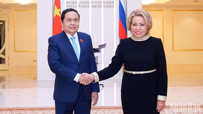 Chủ tịch Quốc hội Trần Thanh Mẫn và Chủ tịch Hội đồng Liên bang Quốc hội Liên bang Nga Valentina Matvienko. (Ảnh: Thống Nhất/TTXVN)